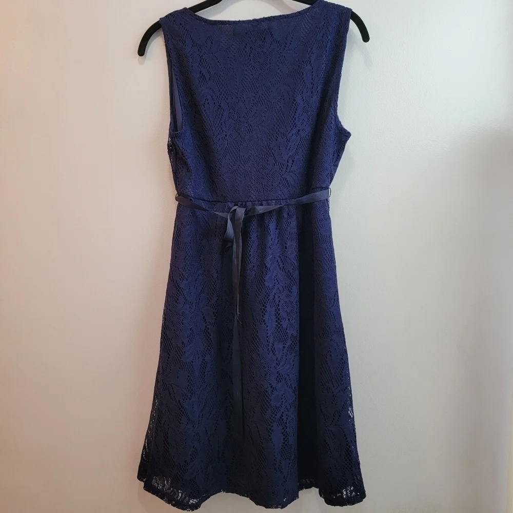 Oh Baby by Motherhood Sleeveless Lace Dress Size M - Picture 2 of 5
